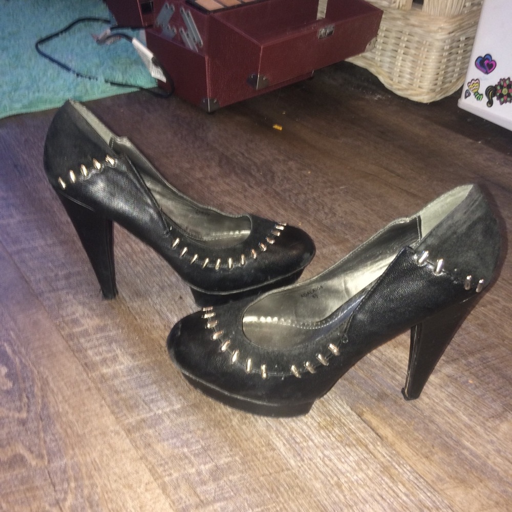 Black studded high heels - Picture 8 of 8
